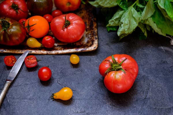 gym in padonia md recommending eating tomatoes an and basil an anti-inflammatory food as an alternative snack